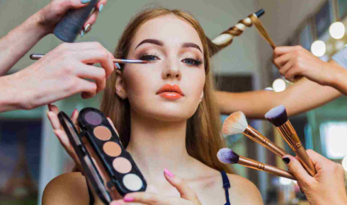 makeup ke saath so jaana